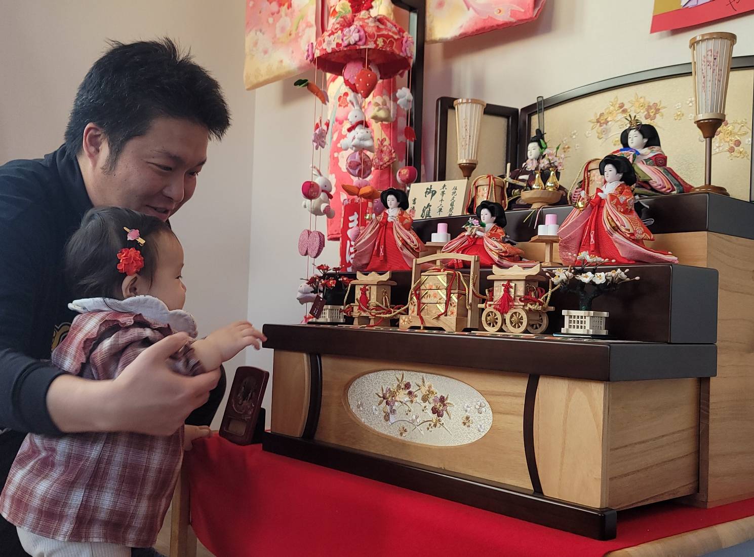 おしゃれで可愛いコンパクトに飾れる雛人形 MAHOROBAで実際にご購入