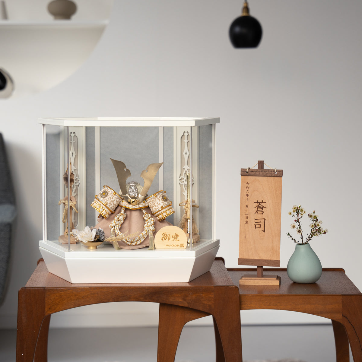 五月人形 エミール 7号 兜ケース 白 清秀作 プラチナ