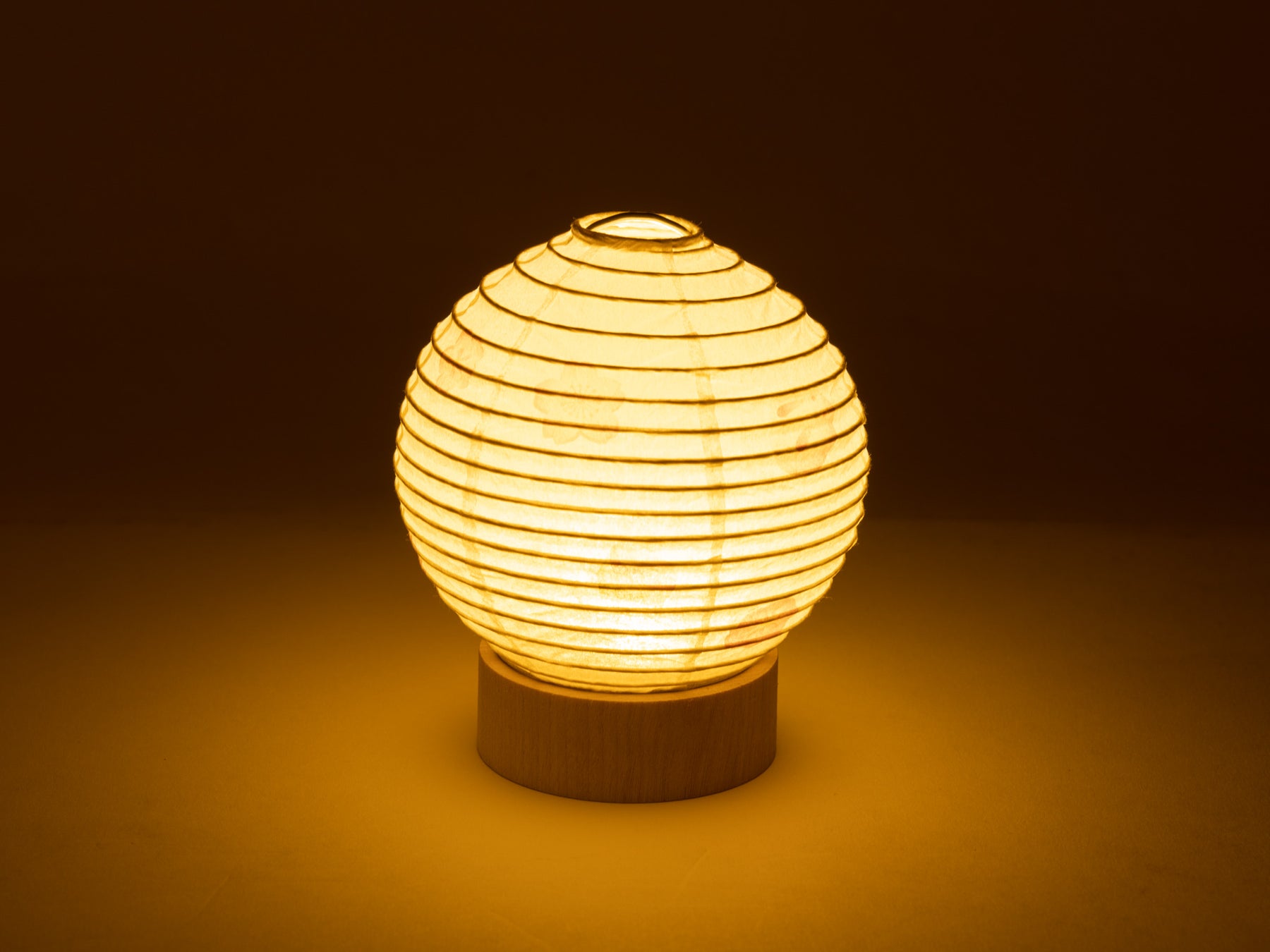 雛人形 瑠花平飾り 一秀 ゴールド