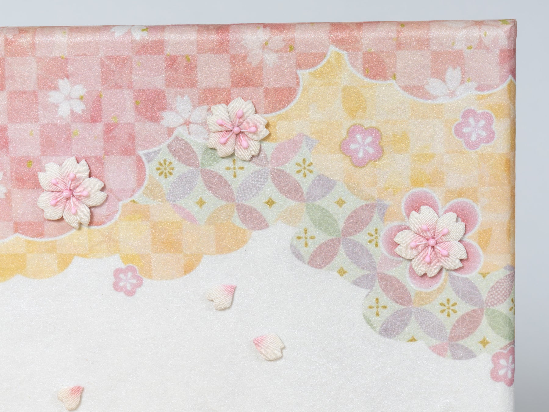 雛人形 瑠花平飾り 一秀 ゴールド