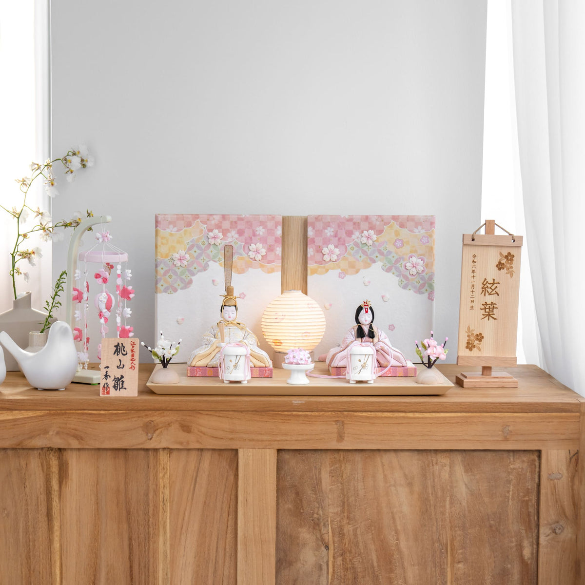 雛人形 瑠花平飾り 一秀 ゴールド