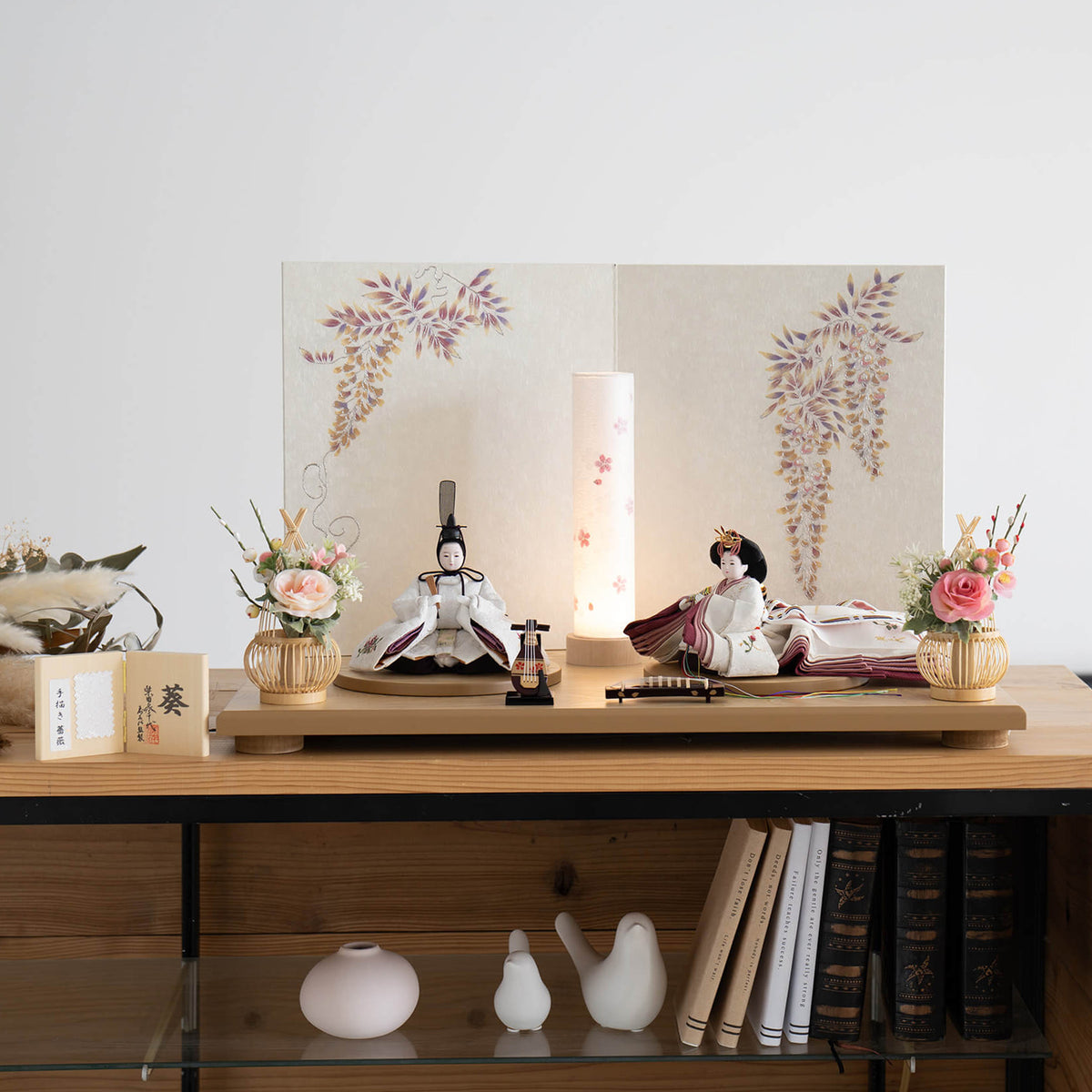 雛人形 紫苑平飾り ベージュ 柴田家千代4246