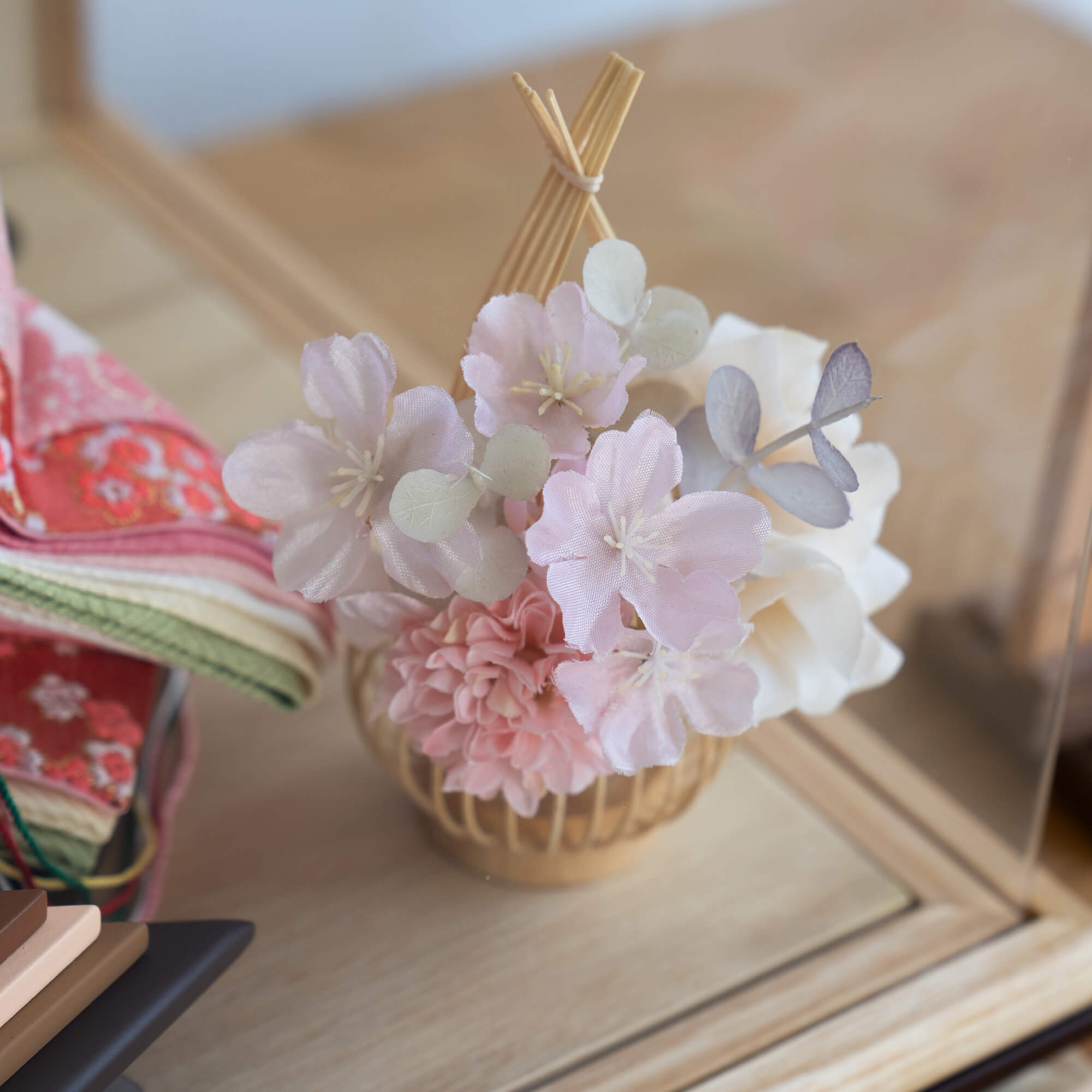 雛人形 花詩 人形ケース 吉徳大光 薄緑ピンク刺繍