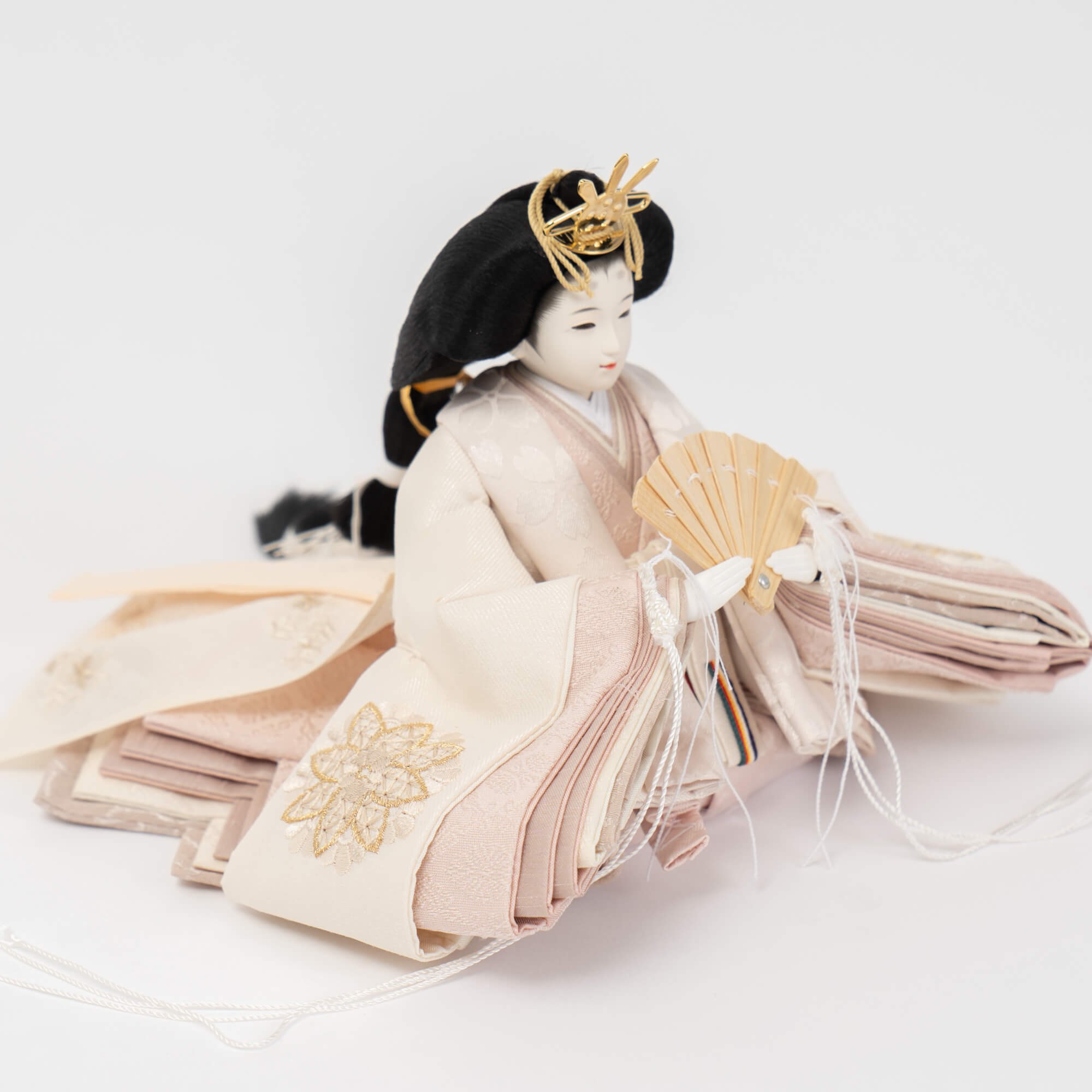 雛人形 凪彩平飾り ナチュラル ライトグレー刺繍 平安道翠