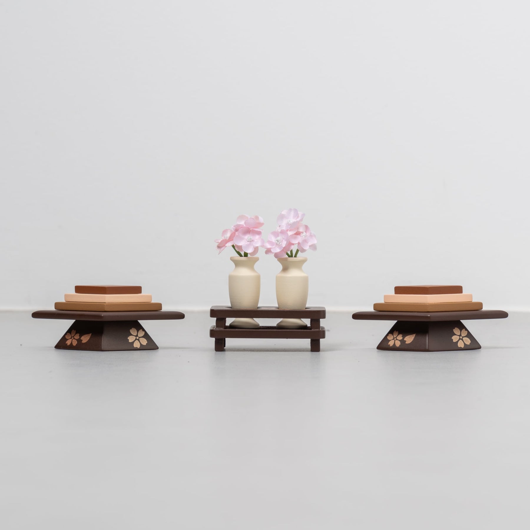 雛人形 凪彩平飾り グレー 平安道翠 正絹有職文様