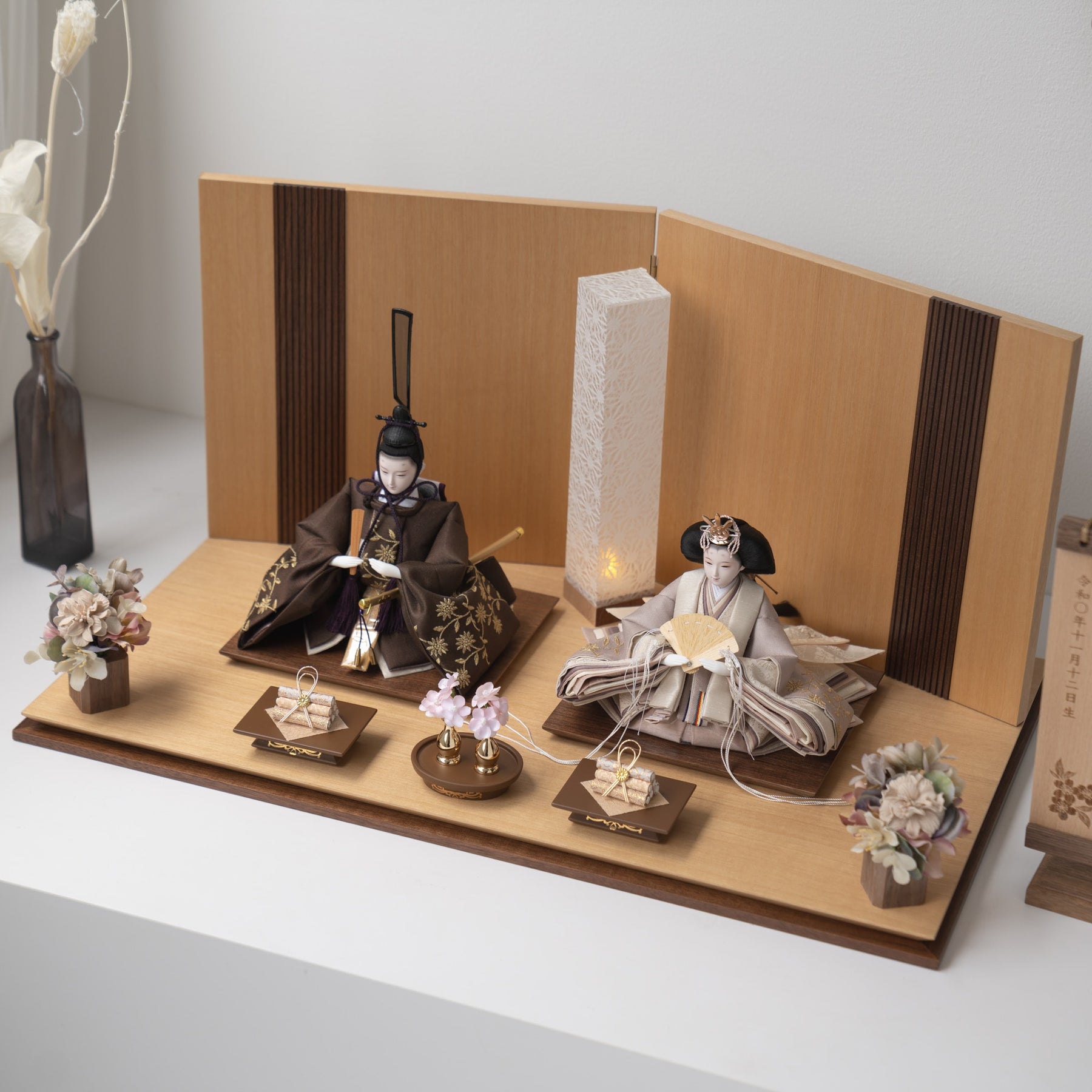 雛人形 凪彩平飾り ナチュラル 平安道翠 ブラウン鶴花刺繍