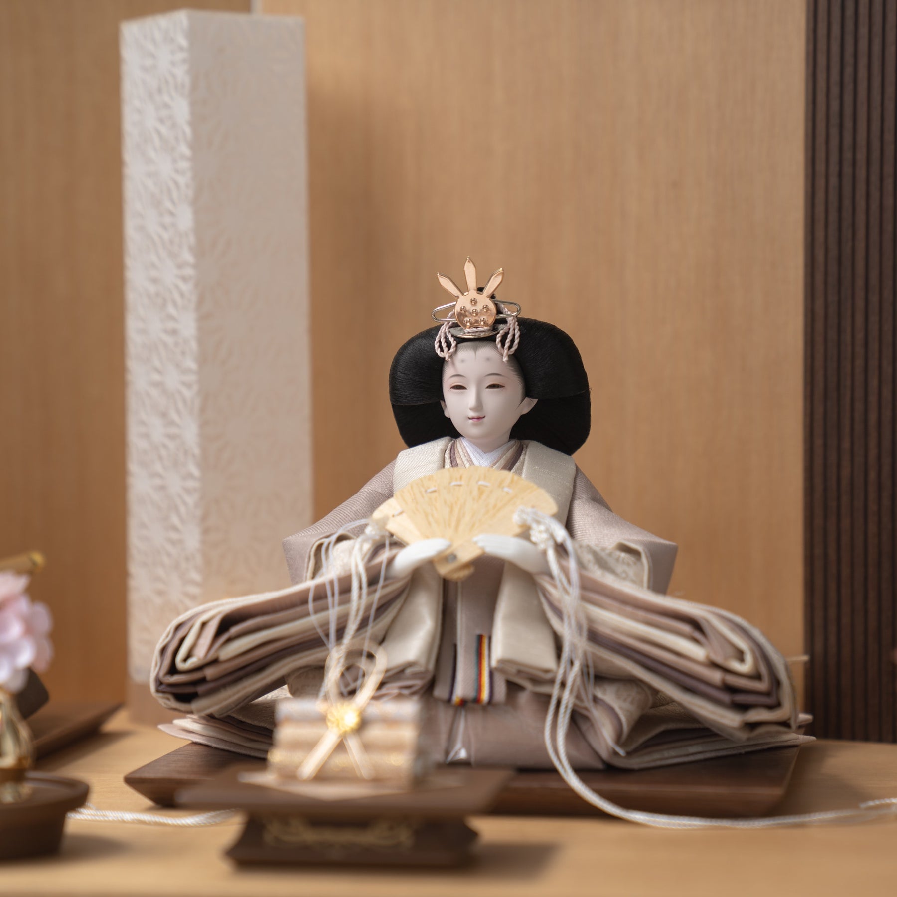 雛人形 凪彩平飾り ナチュラル 平安道翠 ブラウン鶴花刺繍