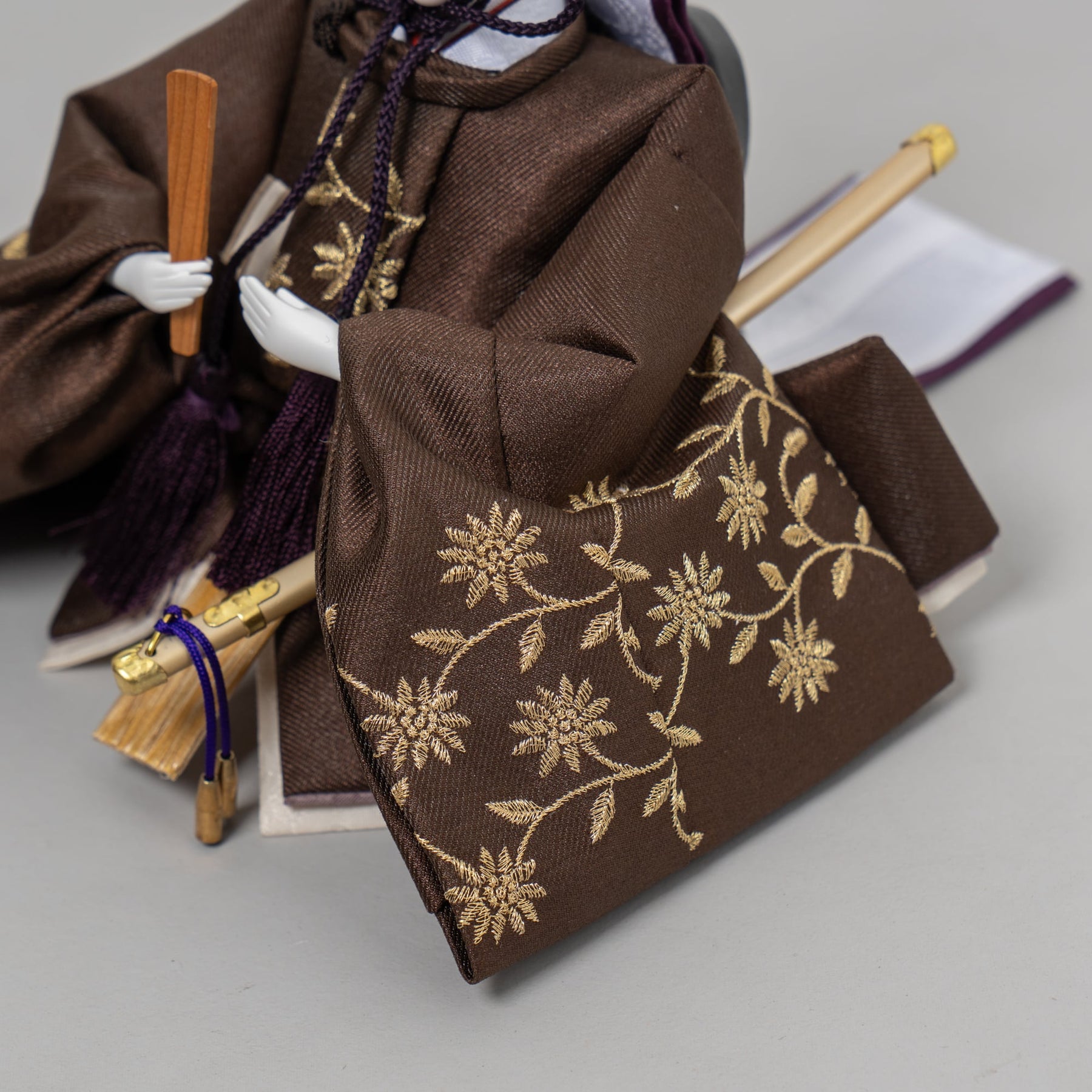 雛人形 凪彩平飾り ナチュラル 平安道翠 ブラウン鶴花刺繍