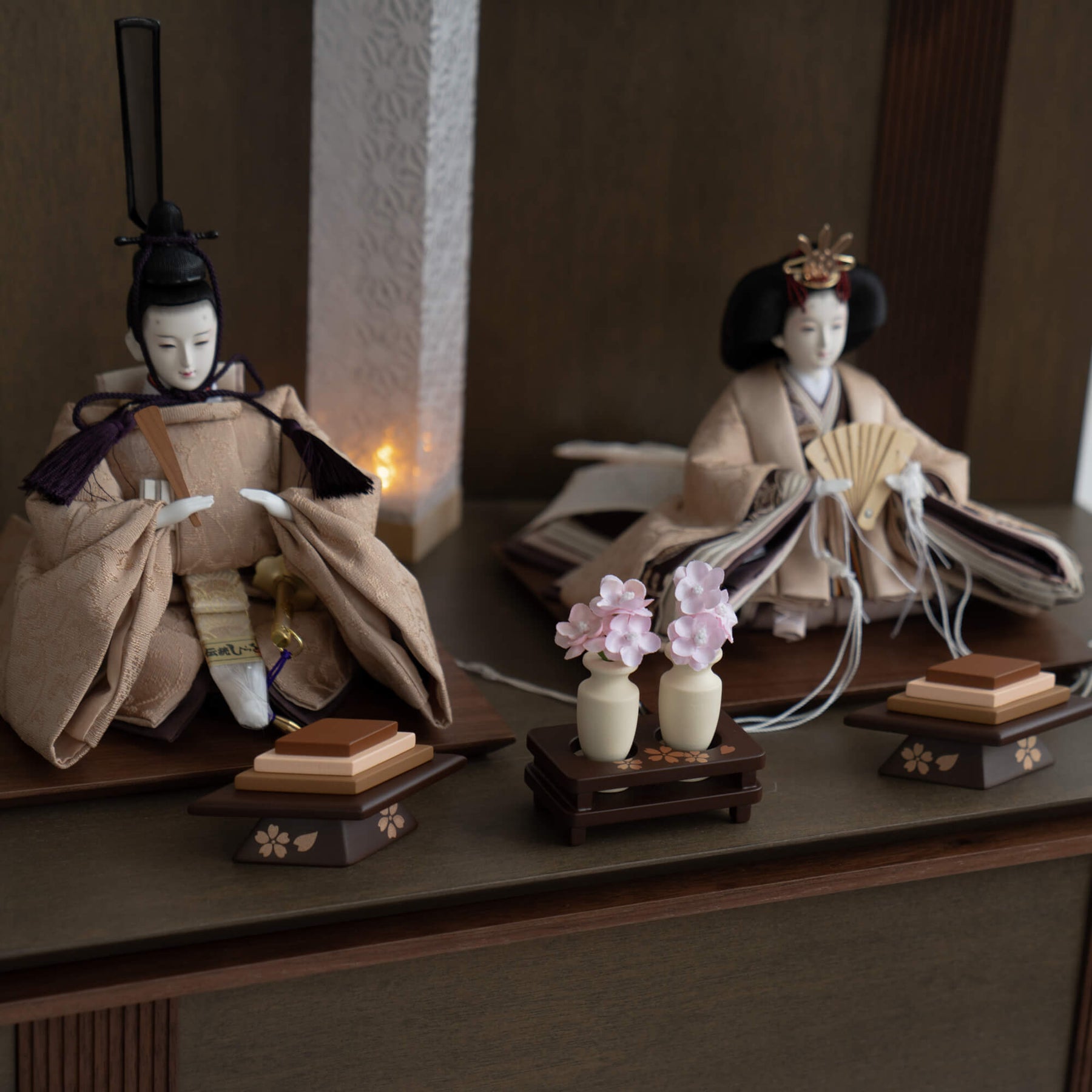 雛人形 凪彩収納飾り グレー 平安道翠 正絹草木染