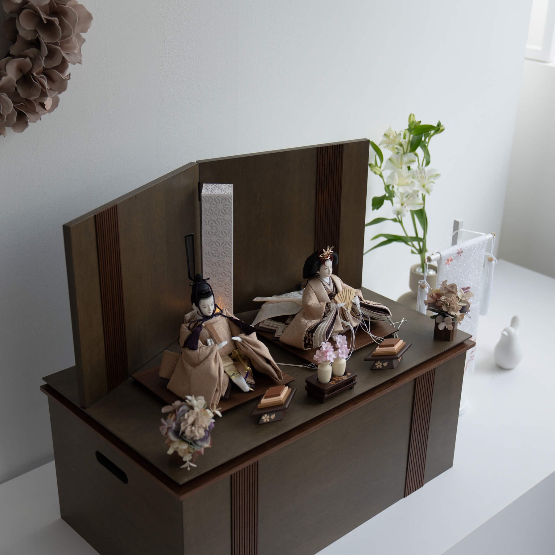 雛人形 凪彩収納飾り グレー 平安道翠 正絹草木染
