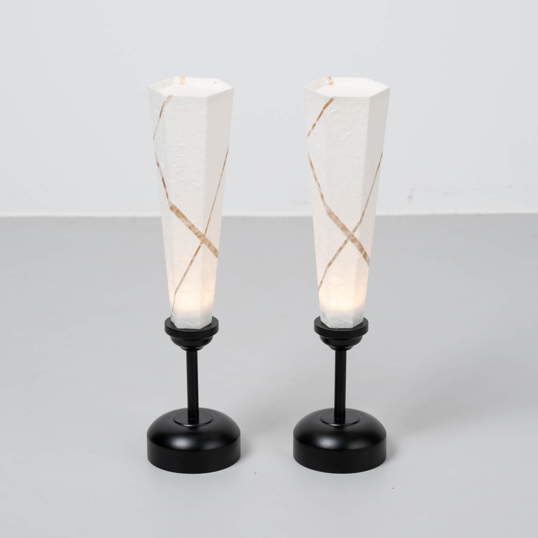 雛人形 凛皇平飾り 木目茶 吉徳大光 正絹西陣織 〆切染