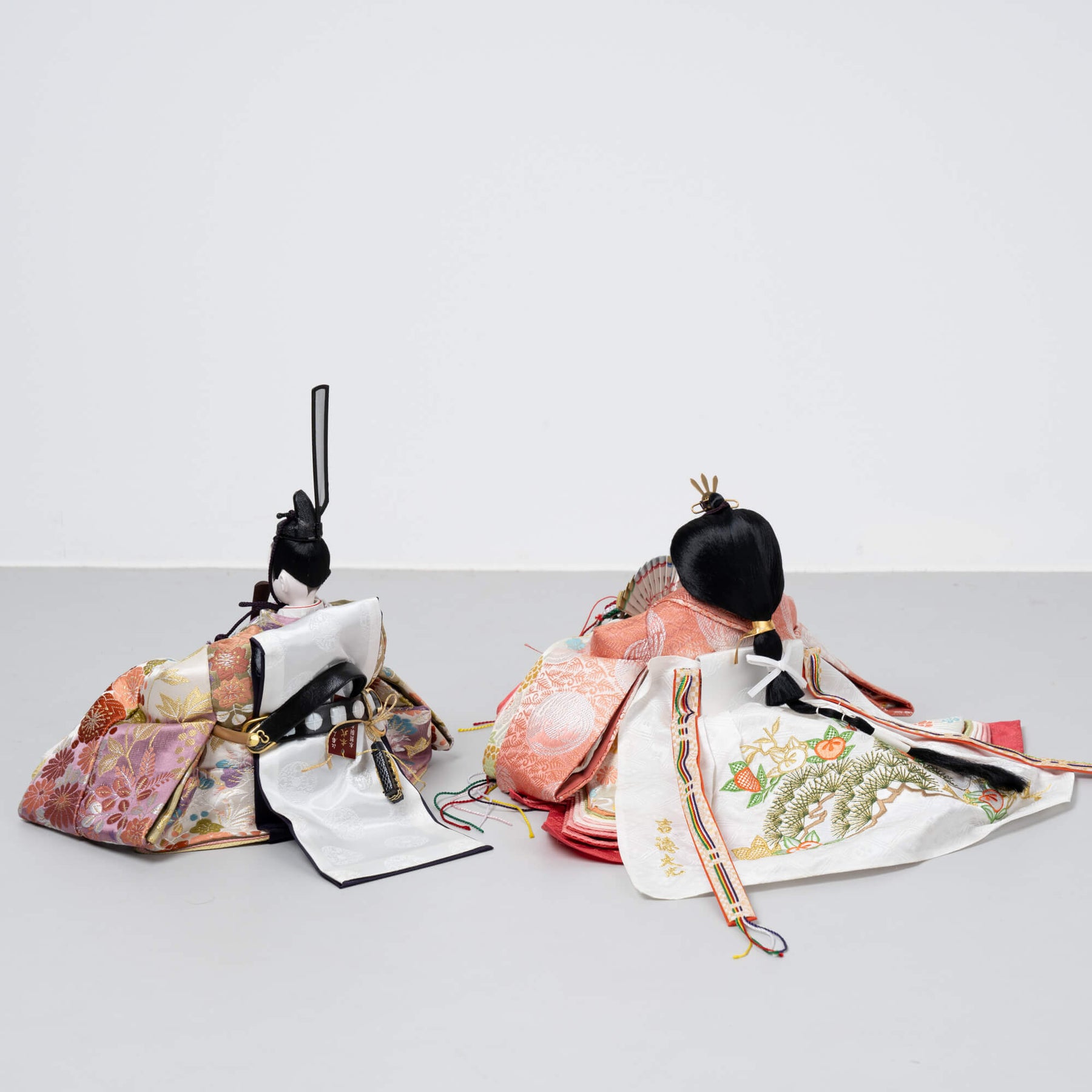 雛人形 凛皇平飾り 木目茶 吉徳大光 正絹西陣織 〆切染