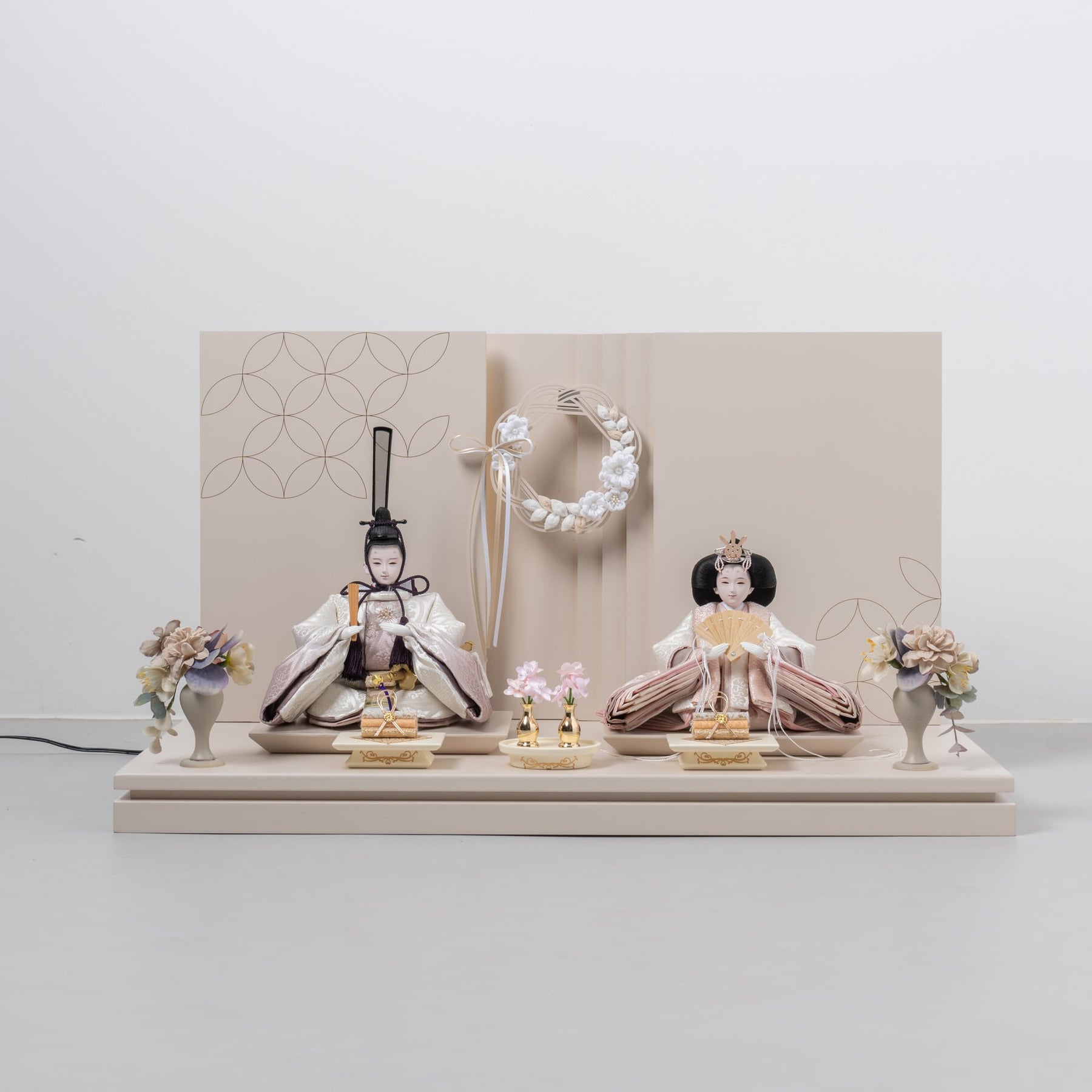 雛人形 光白平飾り 白 平安道翠 立湧桜刺繍