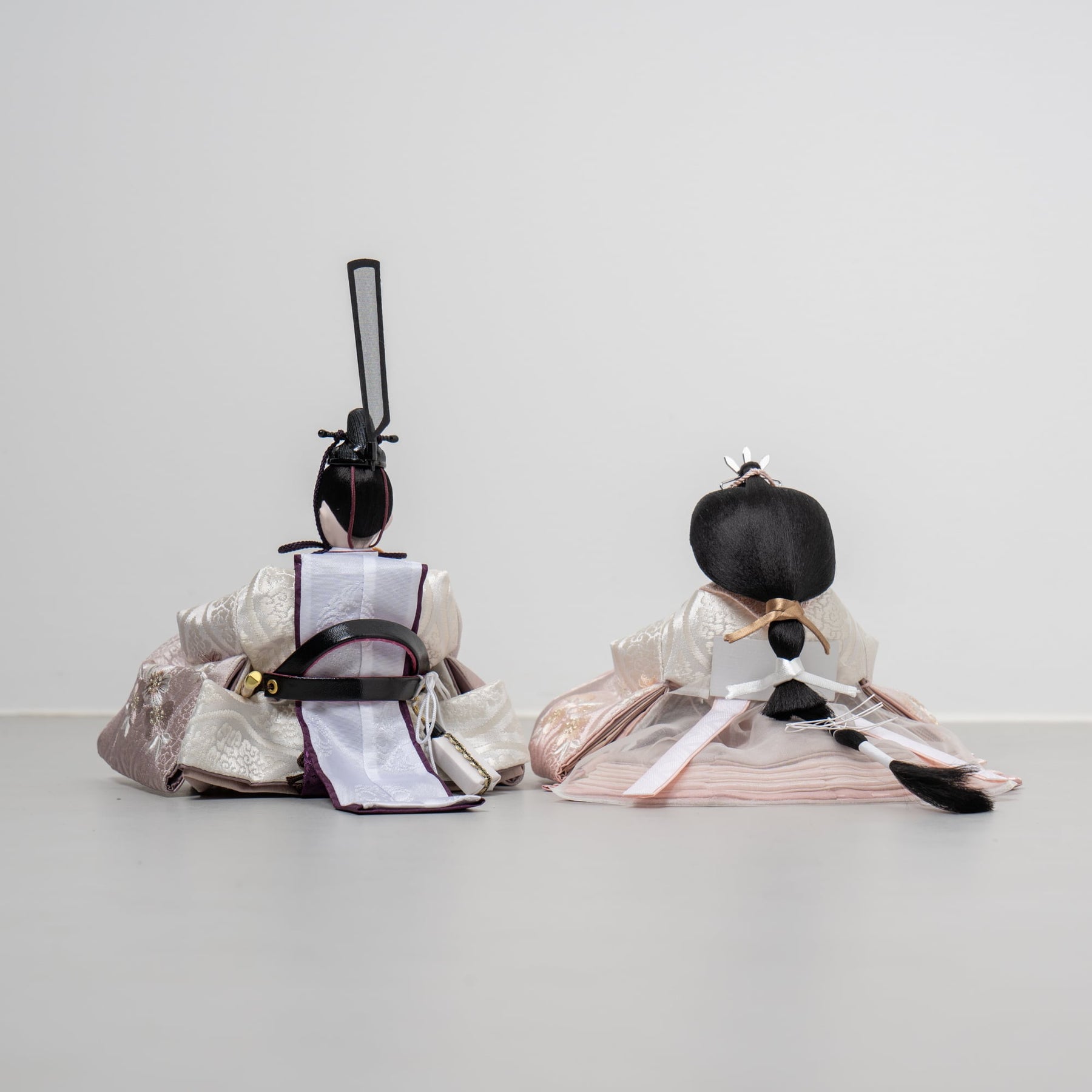 雛人形 光白平飾り 白 平安道翠 立湧桜刺繍