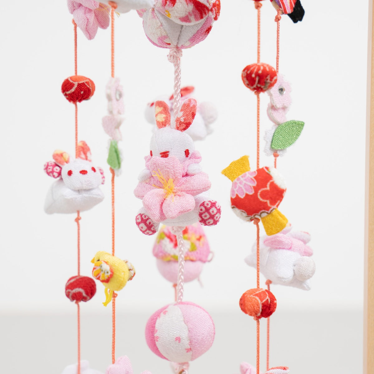雛人形 つるし雛 華うさぎ 白木台 特小 高さ47.5cm