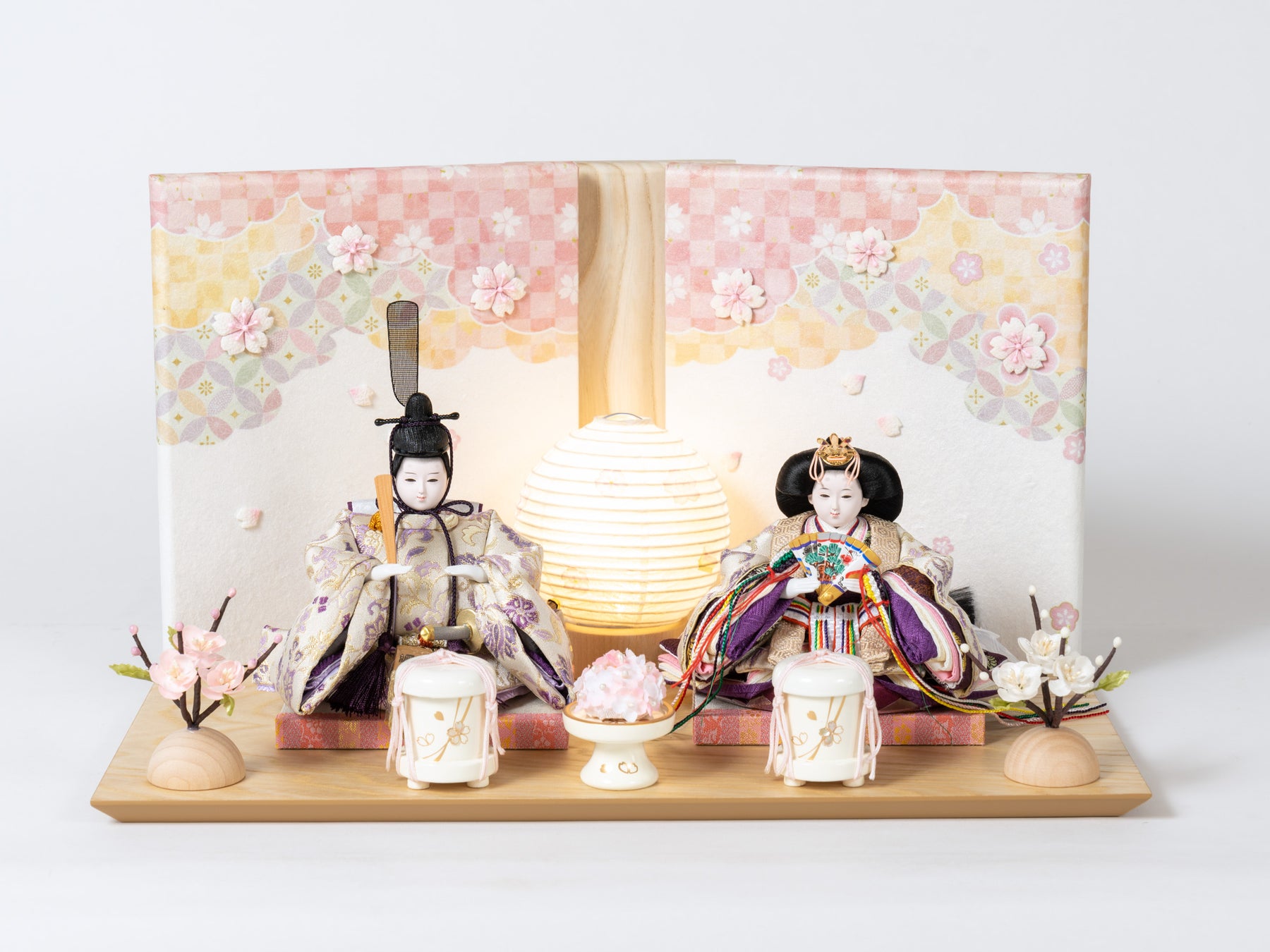 雛人形 瑠花平飾り 吉徳大光 ベージュ