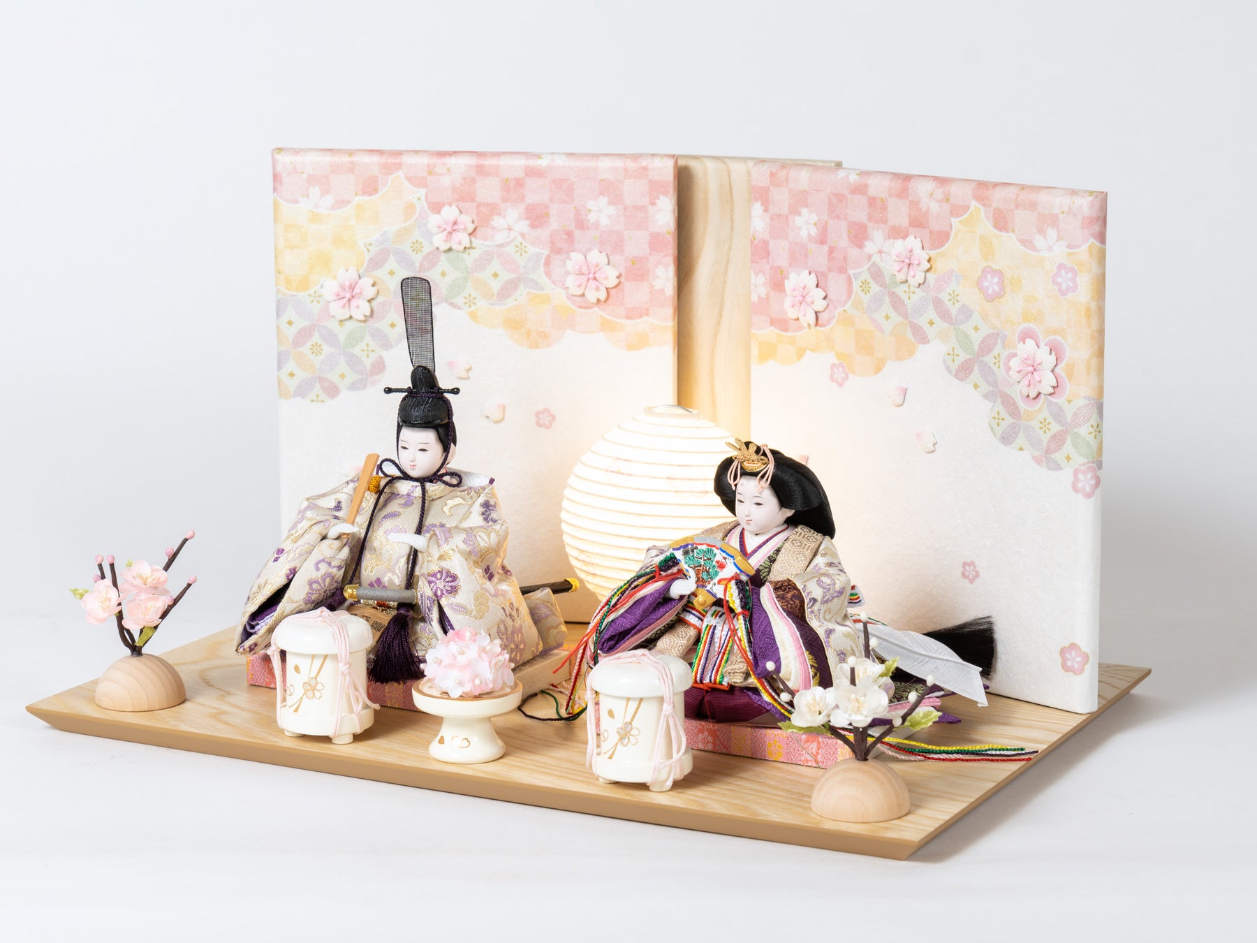 雛人形 瑠花平飾り 吉徳大光 ベージュ