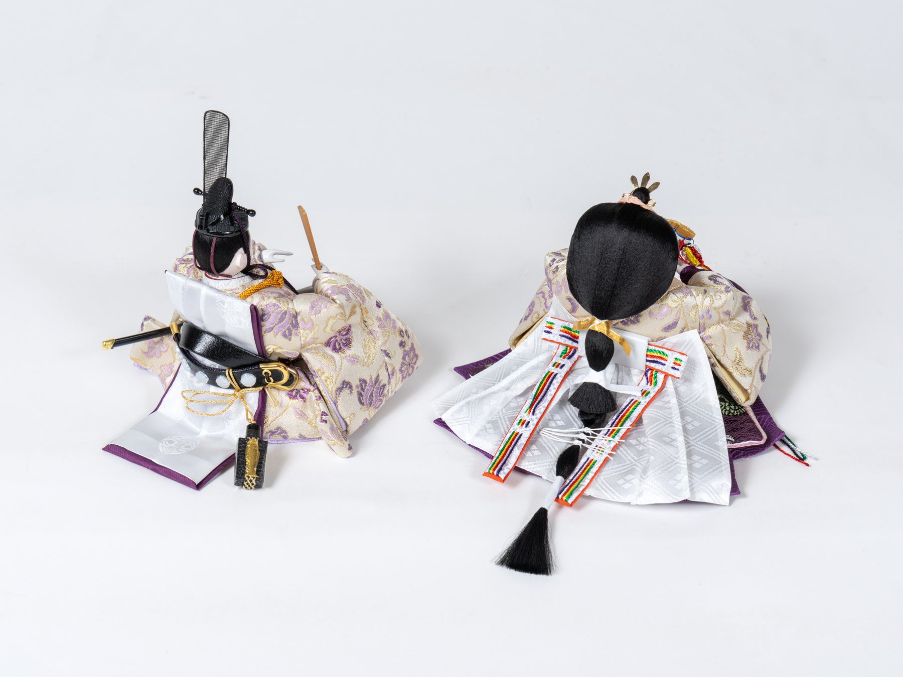 雛人形 瑠花平飾り 吉徳大光 ベージュ