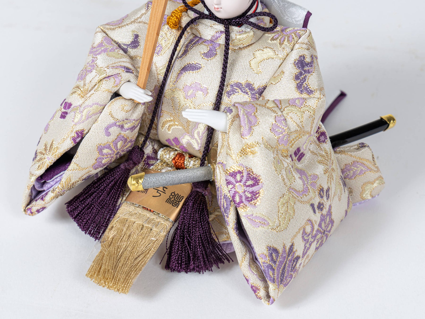 雛人形 瑠花平飾り 吉徳大光 ベージュ