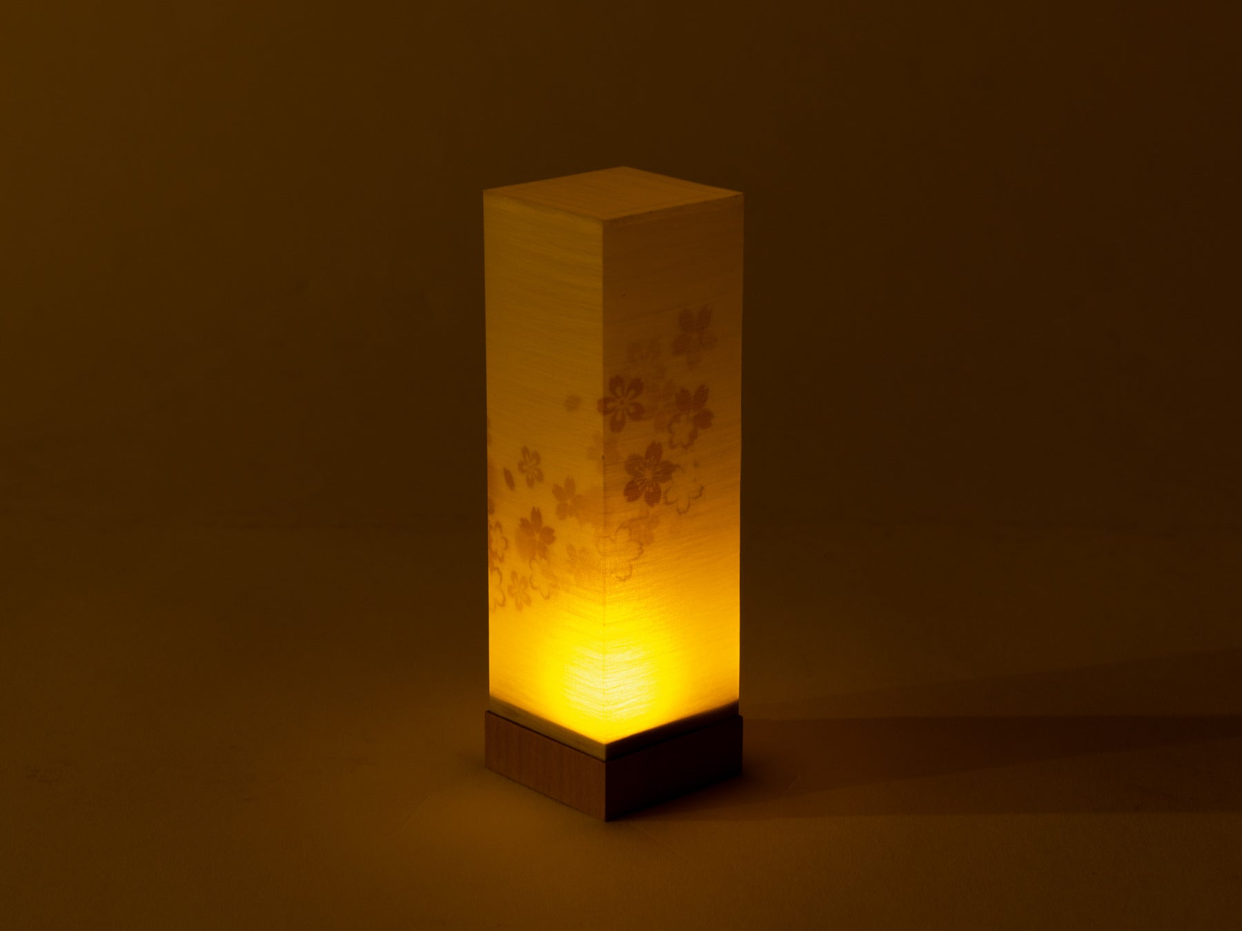 雛人形 胡白平飾り 白 吉徳大光 立湧桜