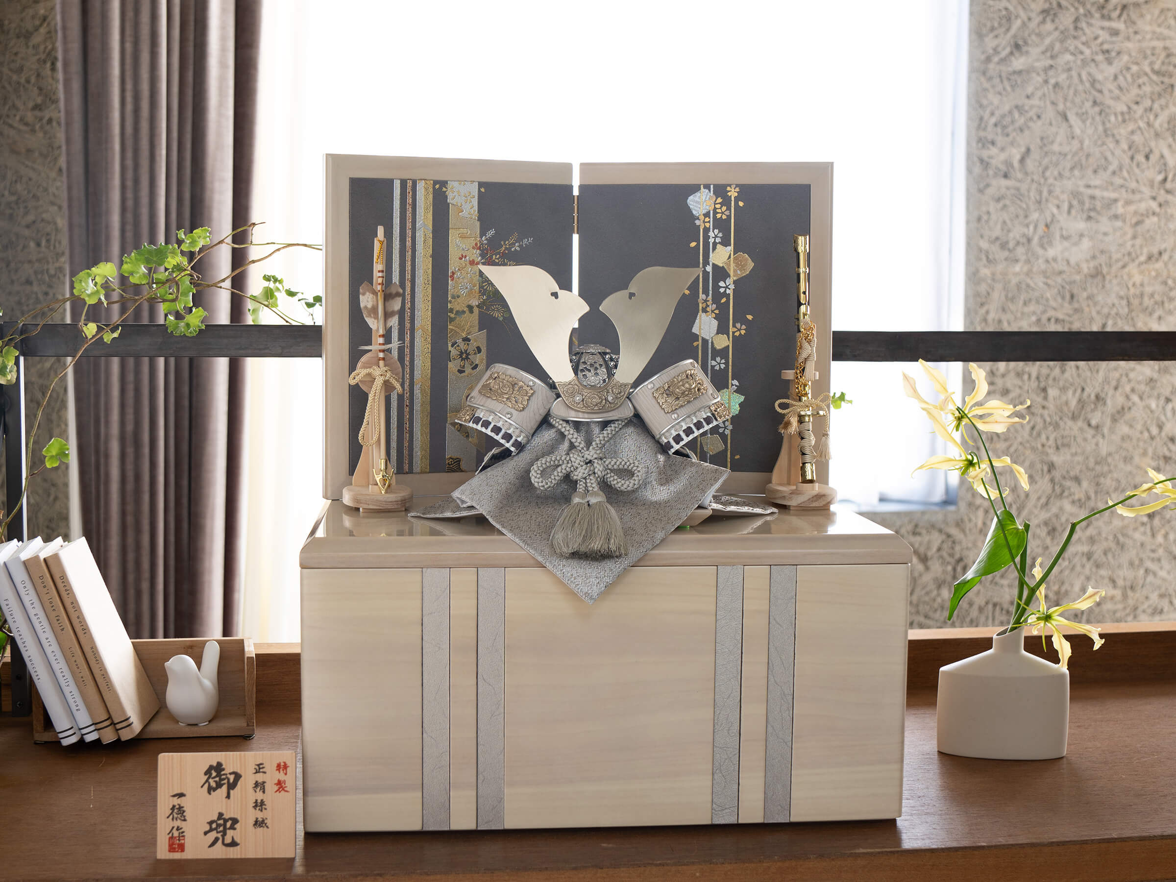 五月人形 あずさ収納飾り 白グレー 8号 一徳作 グレー