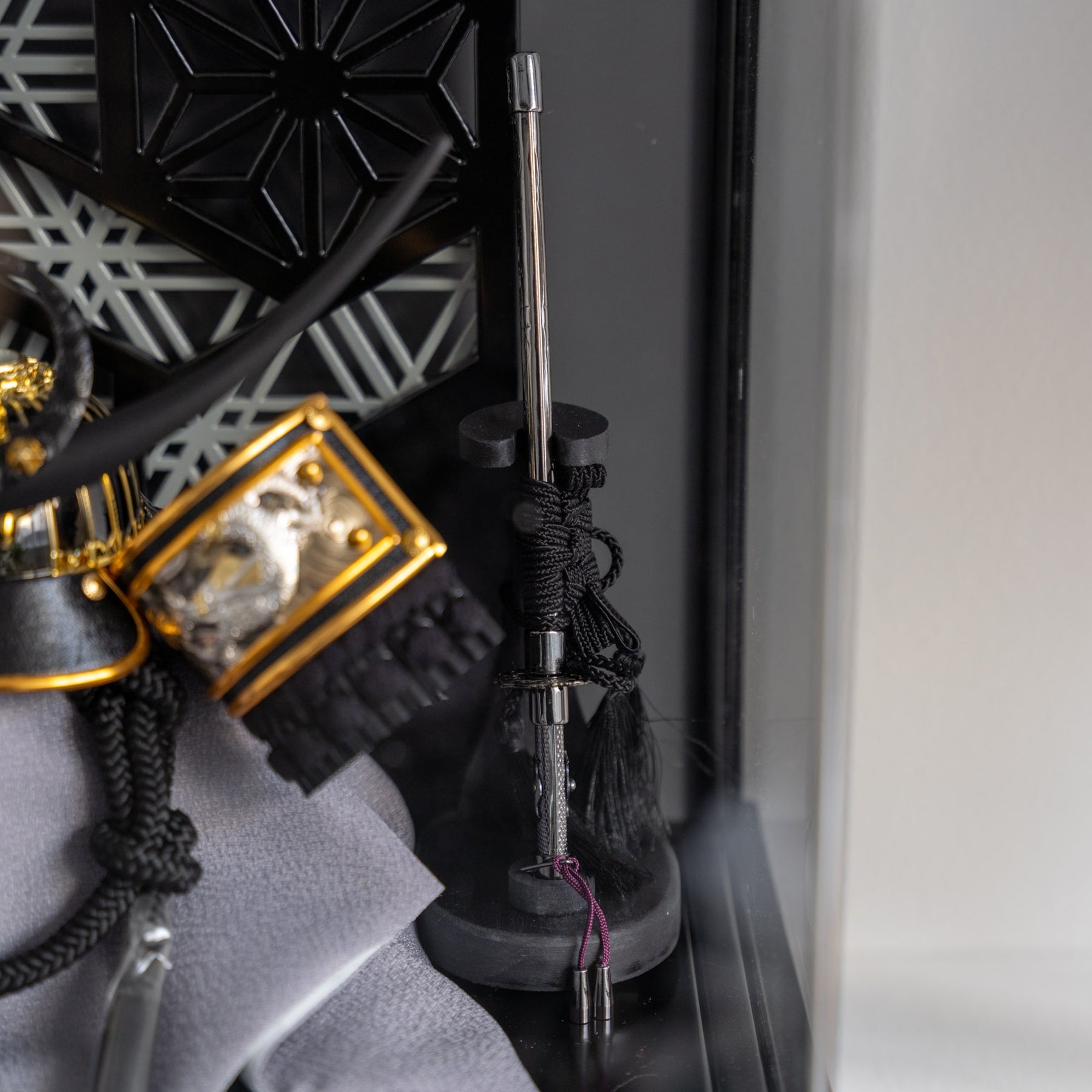 五月人形 千景 兜ケース 黒グレー 清秀作