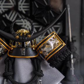 五月人形 千景 兜ケース 黒グレー 清秀作