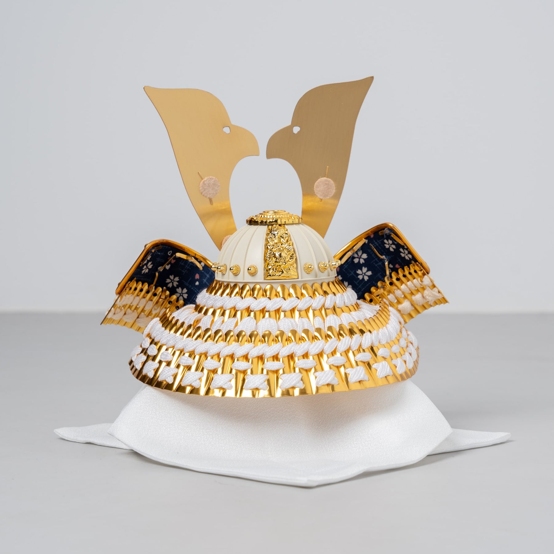 五月人形 千景 兜ケース 白木ベージュ 清秀作