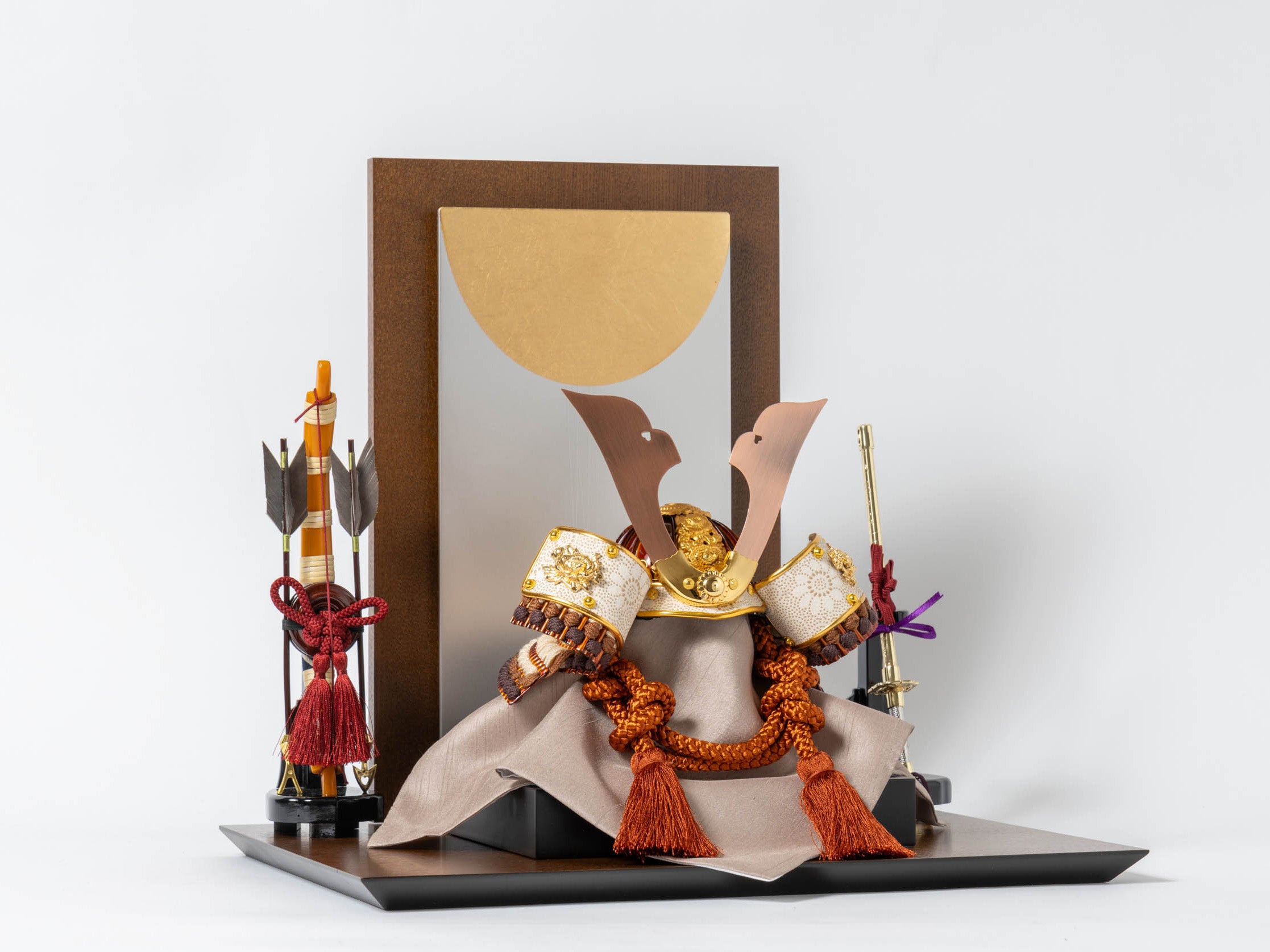 兜飾り　清秀作 明光兜飾り ブラウン 7号 清秀作 白檀｜五月人形 兜 コンパクトで