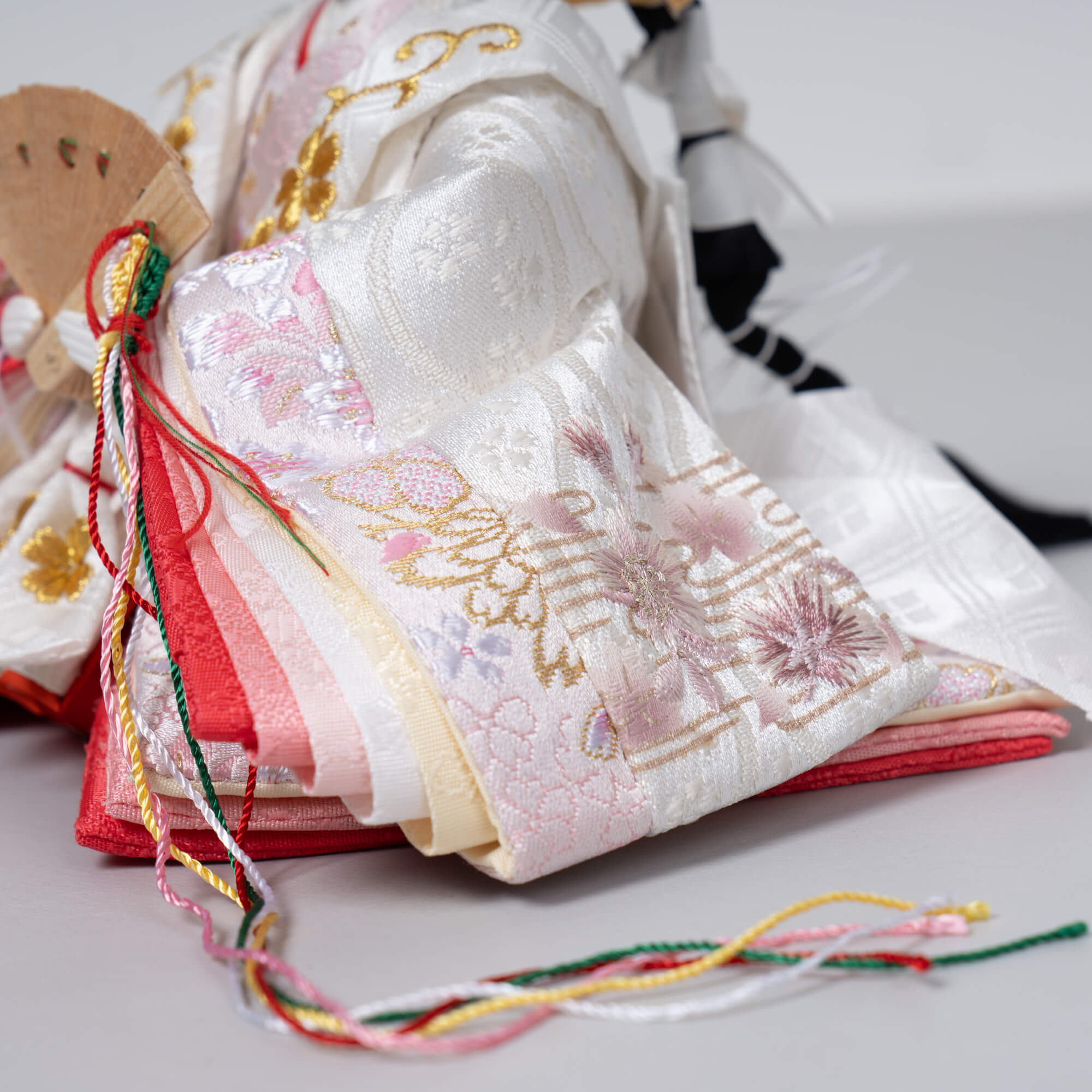 雛人形 花詩 人形ケース 吉徳大光 紫ピンク刺繍