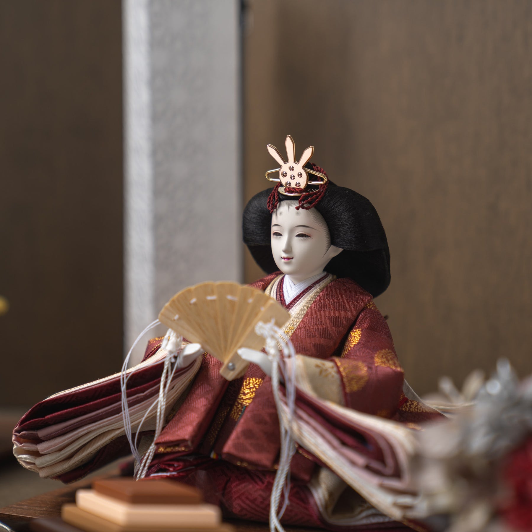 雛人形 凪彩平飾り グレー 平安道翠 正絹有職文様