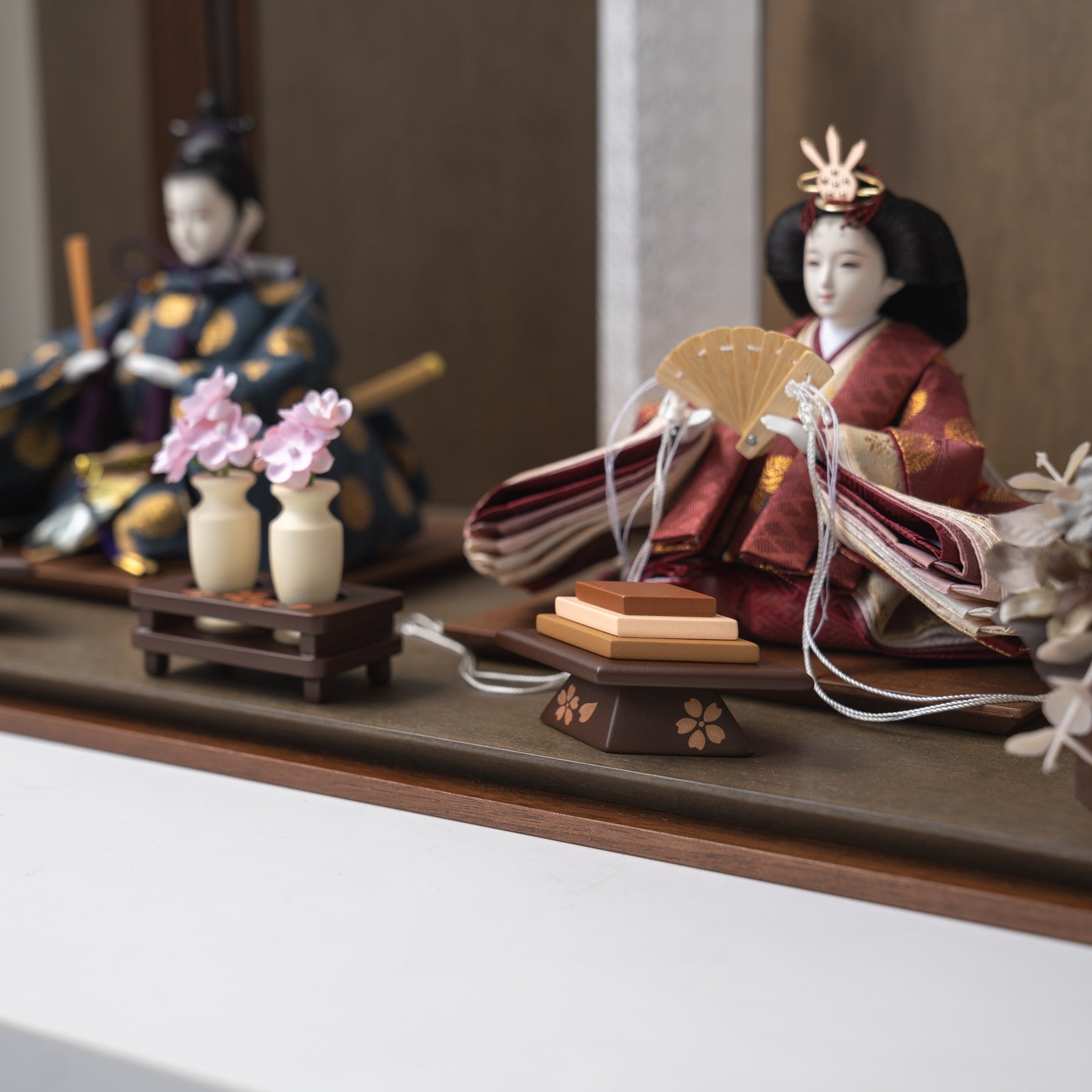 雛人形 凪彩平飾り グレー 平安道翠 正絹有職文様