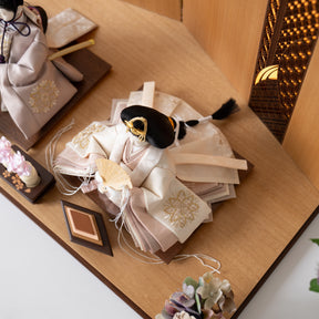 雛人形 煌彩平飾り ナチュラル ライトグレー刺繍 平安道翠