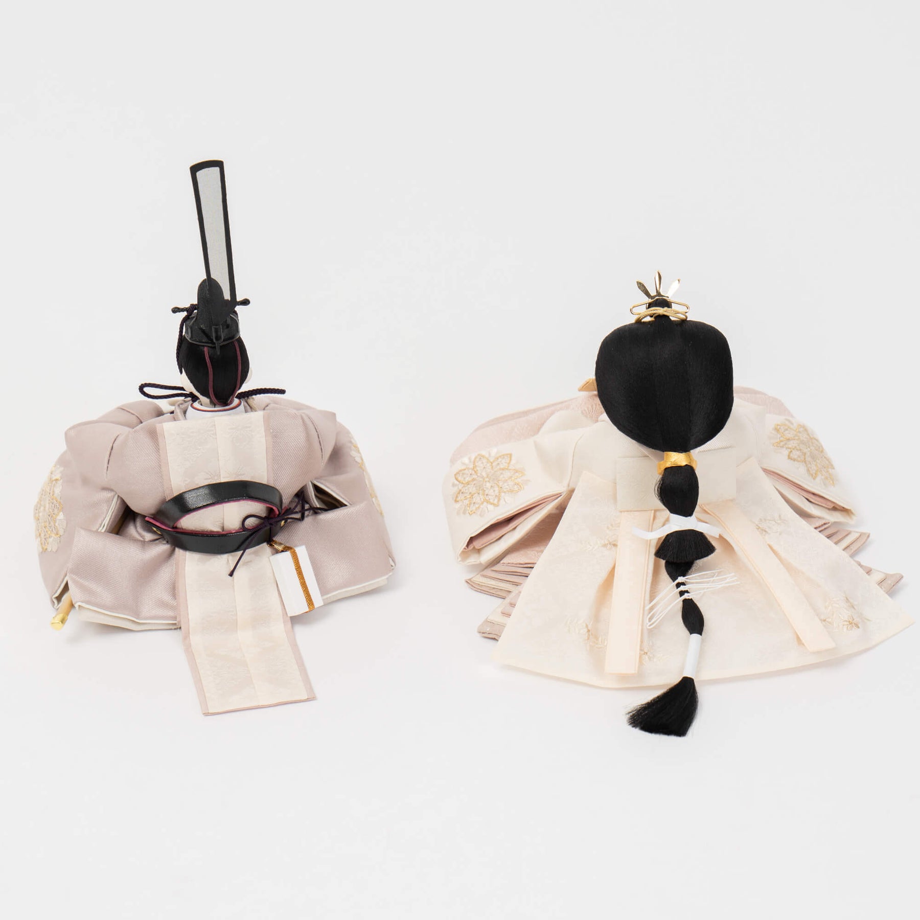 雛人形 煌彩平飾り ナチュラル ライトグレー刺繍 平安道翠