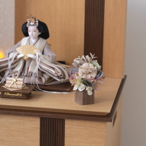 雛人形 凪彩収納飾り ナチュラル 平安道翠 ブラウン鶴花刺繍