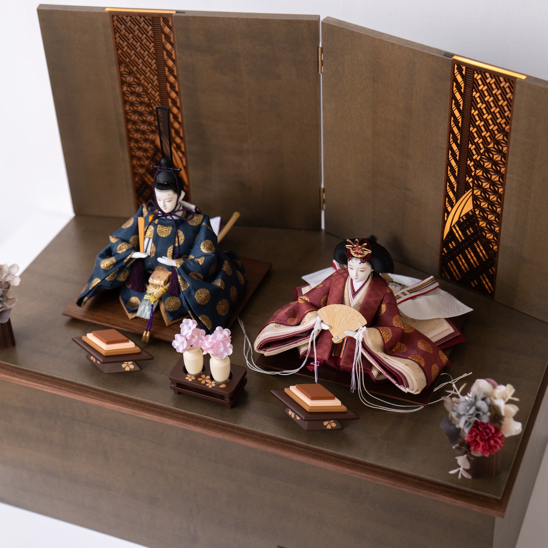 雛人形 煌彩収納飾り グレー 平安道翠 正絹有職文様