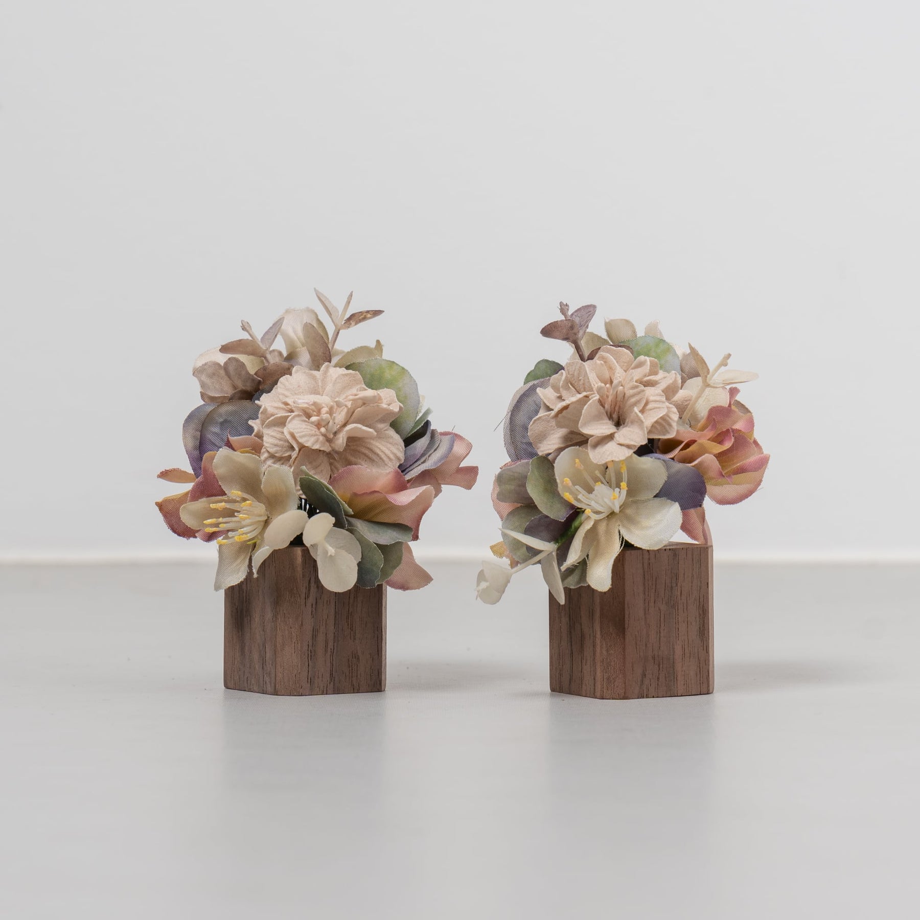 雛人形 煌彩収納飾り ナチュラル ライトグレー刺繍 平安道翠