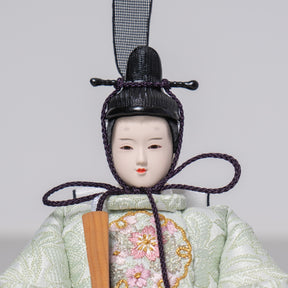 雛人形 ひなも平飾り 木目白 吉藤 雪輪桜刺繍