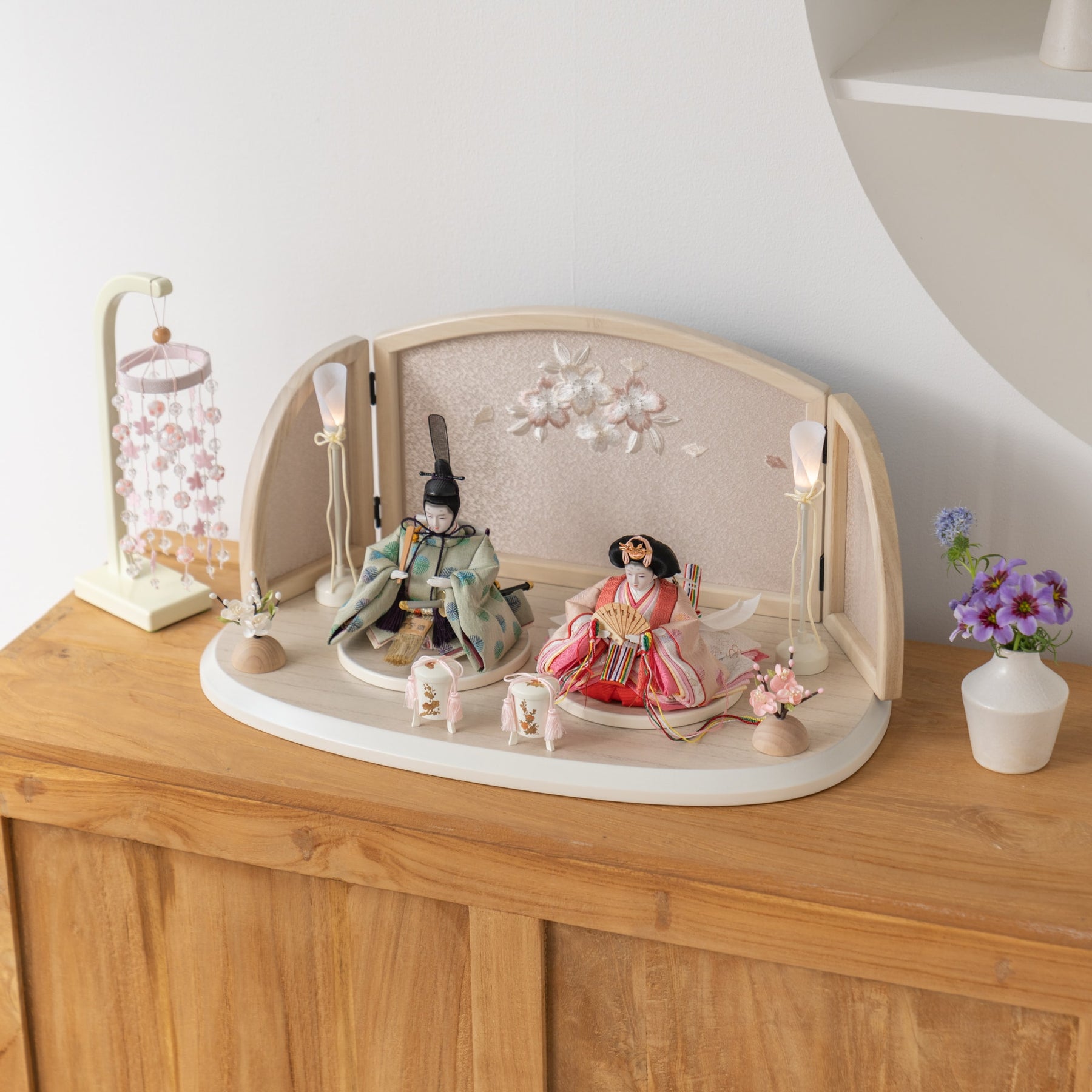 雛人形 ひなも平飾り 木目白 吉徳大光 正絹丸松文様