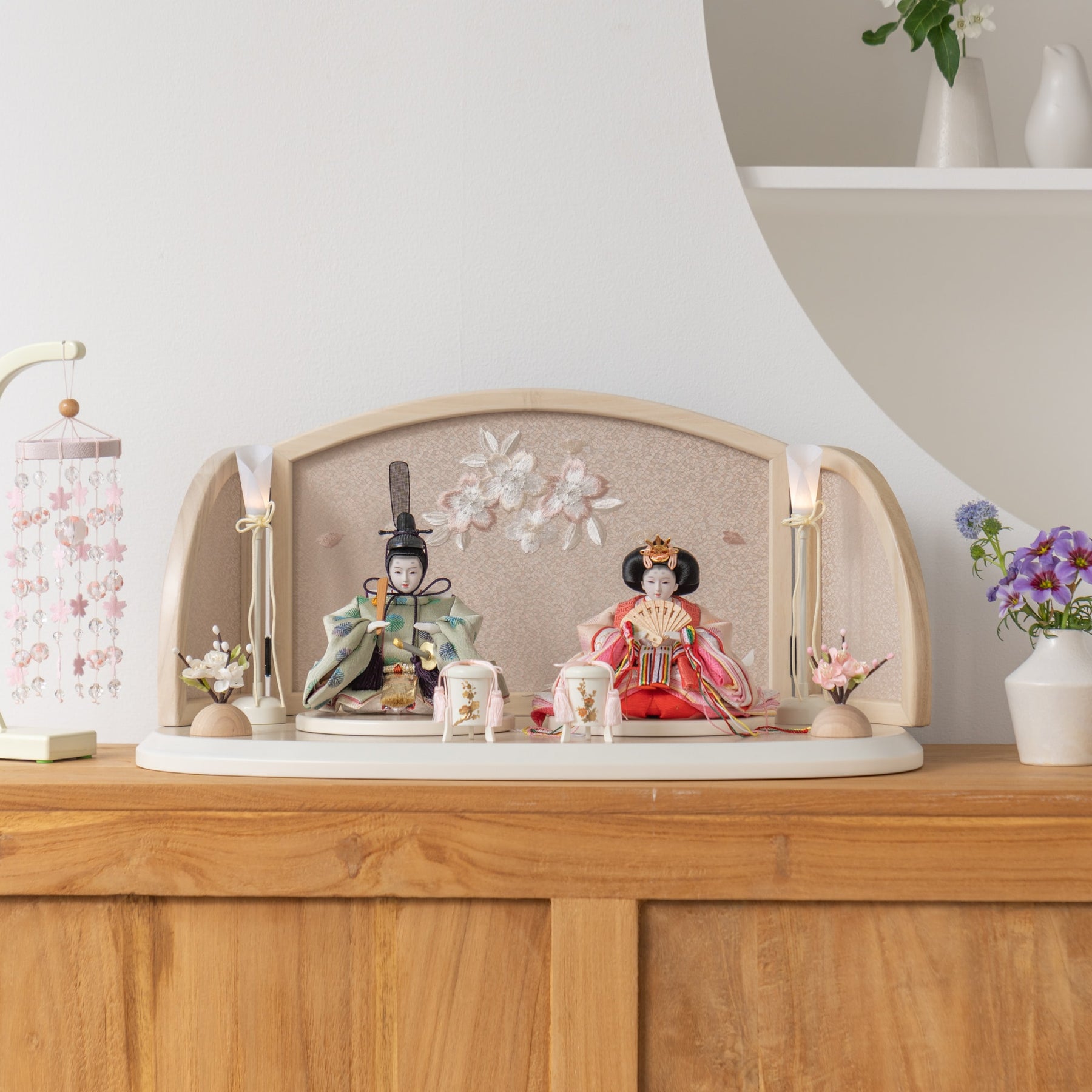 雛人形 ひなも平飾り 木目白 吉徳大光 正絹丸松文様