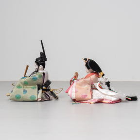 雛人形 ひなも平飾り 木目白 吉徳大光 正絹丸松文様