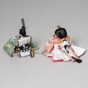 雛人形 ひなも平飾り 木目白 吉徳大光 正絹丸松文様