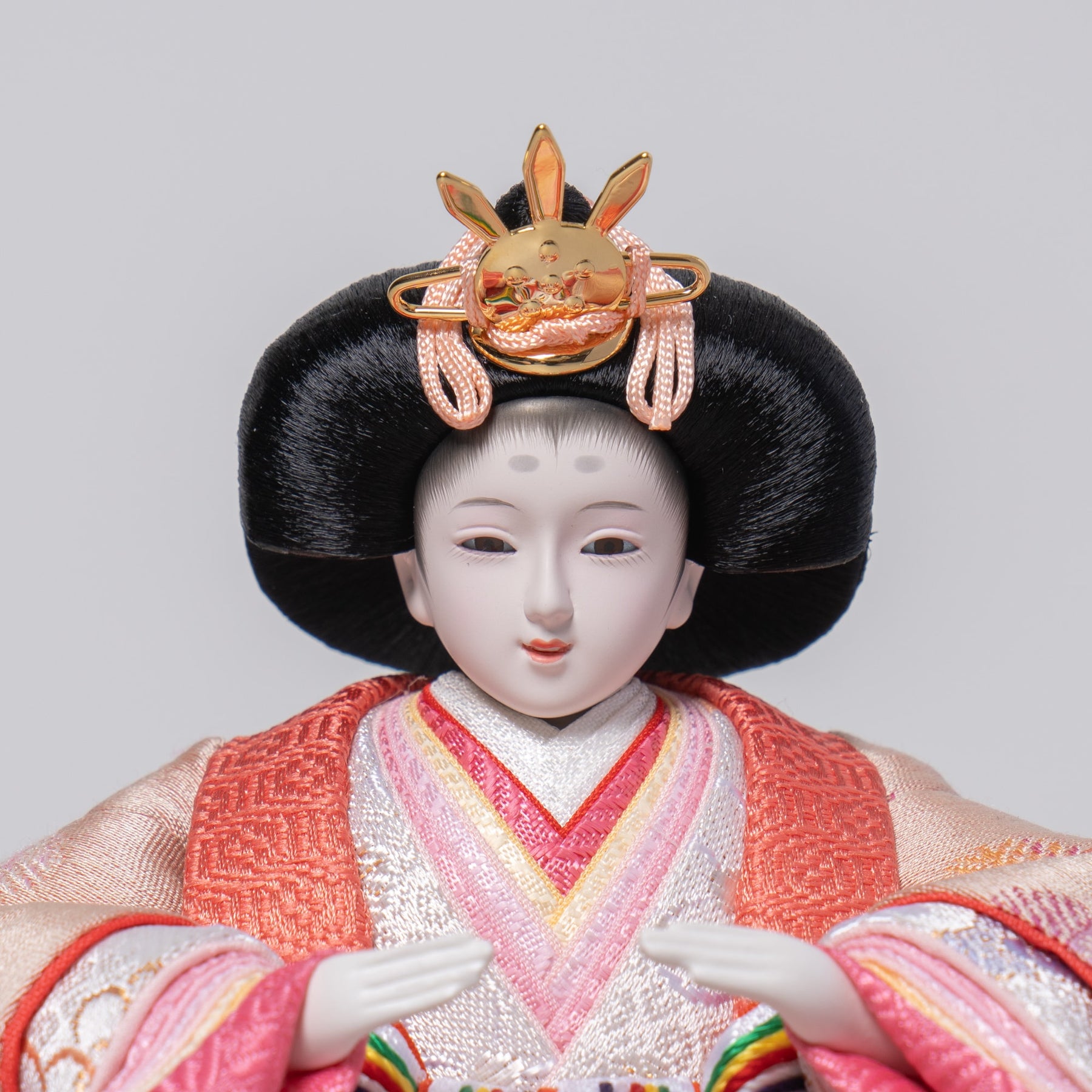 雛人形 ひなも平飾り 木目白 吉徳大光 正絹丸松文様