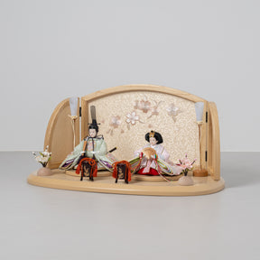 雛人形 ひなも平飾り 白木 吉藤 雪輪桜刺繍