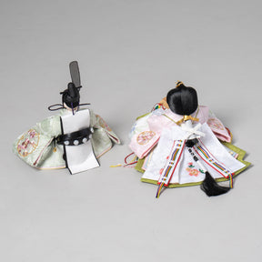 雛人形 ひなも平飾り 白木 吉藤 雪輪桜刺繍