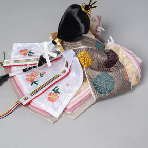 雛人形 ひなも平飾り 白木 吉藤 雲立湧花菱紋