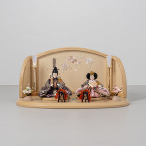 雛人形 ひなも平飾り 白木 吉藤 雲立湧花菱紋