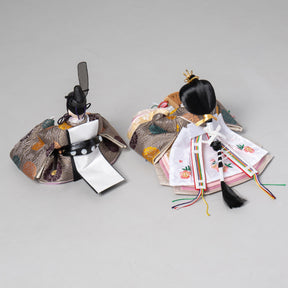 雛人形 ひなも平飾り 白木 吉藤 雲立湧花菱紋