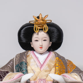 雛人形 ひなも平飾り 白木 吉藤 雲立湧花菱紋