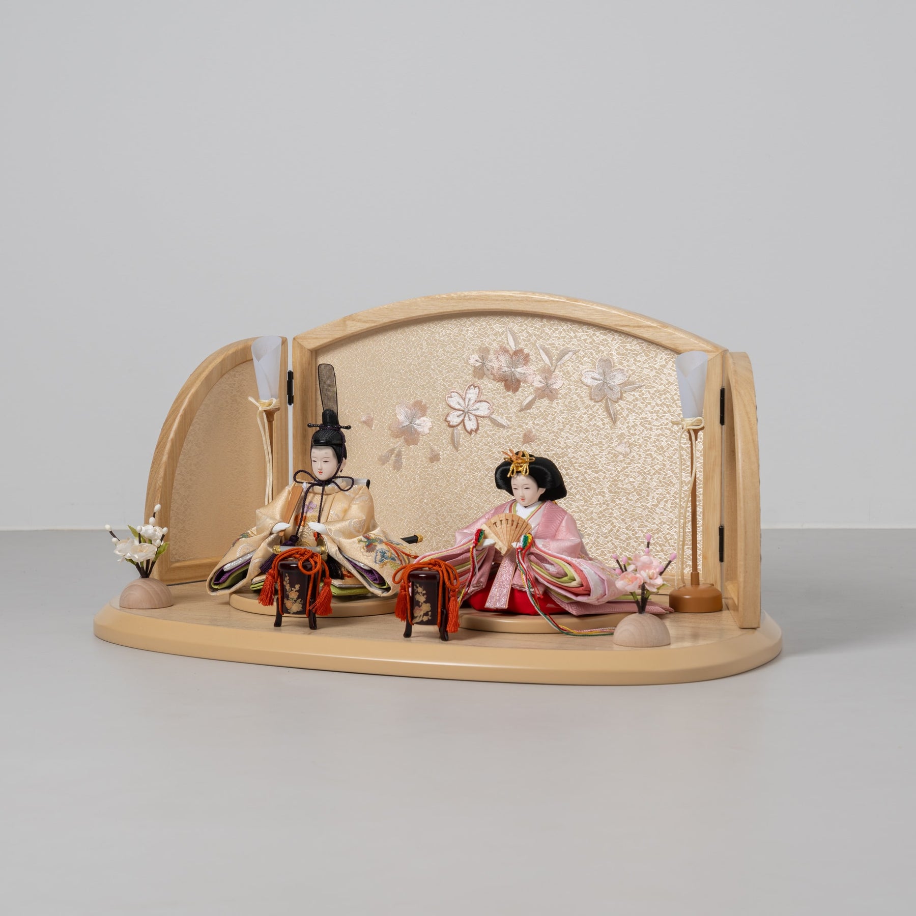 雛人形 ひなも平飾り 白木 吉藤 鳳凰刺繍